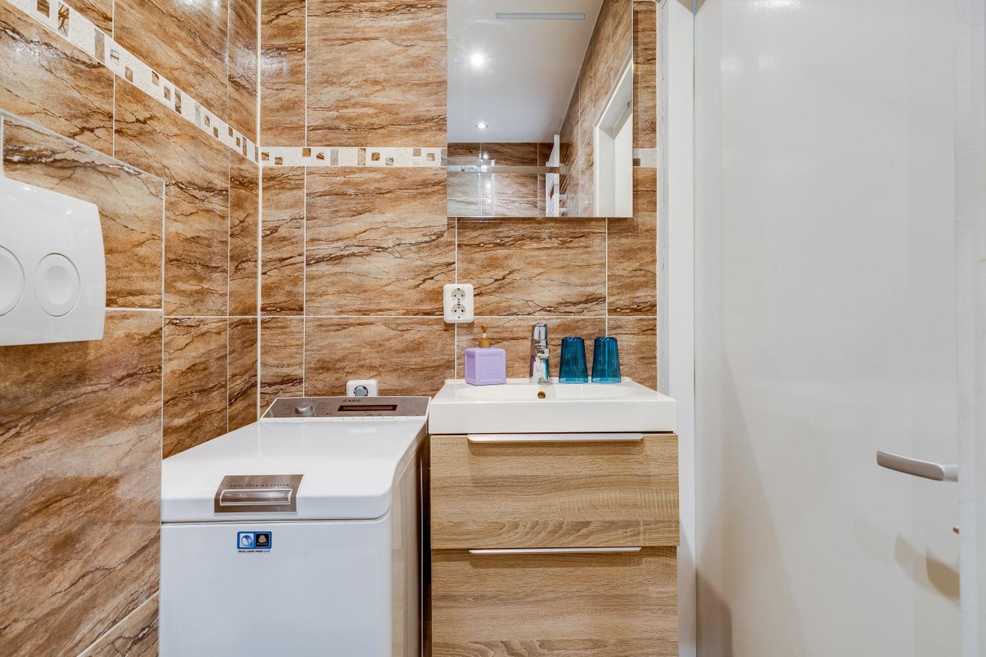 Luxe Wellness With Jacuzzi And Sauna